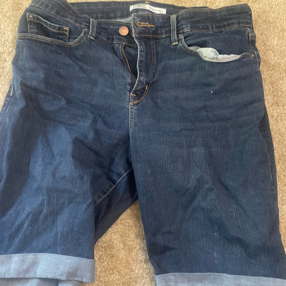 Levi's Signature Gold Bermuda Shorts